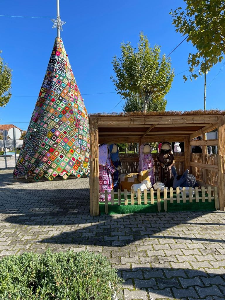 Medelim apresenta Árvore de Natal e Presépio em Crochê Medelim apresenta Árvore de Natal e Presépio em Crochê
